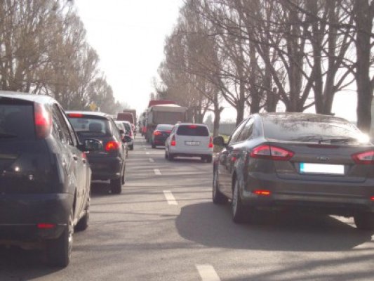 Accident pe DN 3, din vina unui şofer de autoutilitară